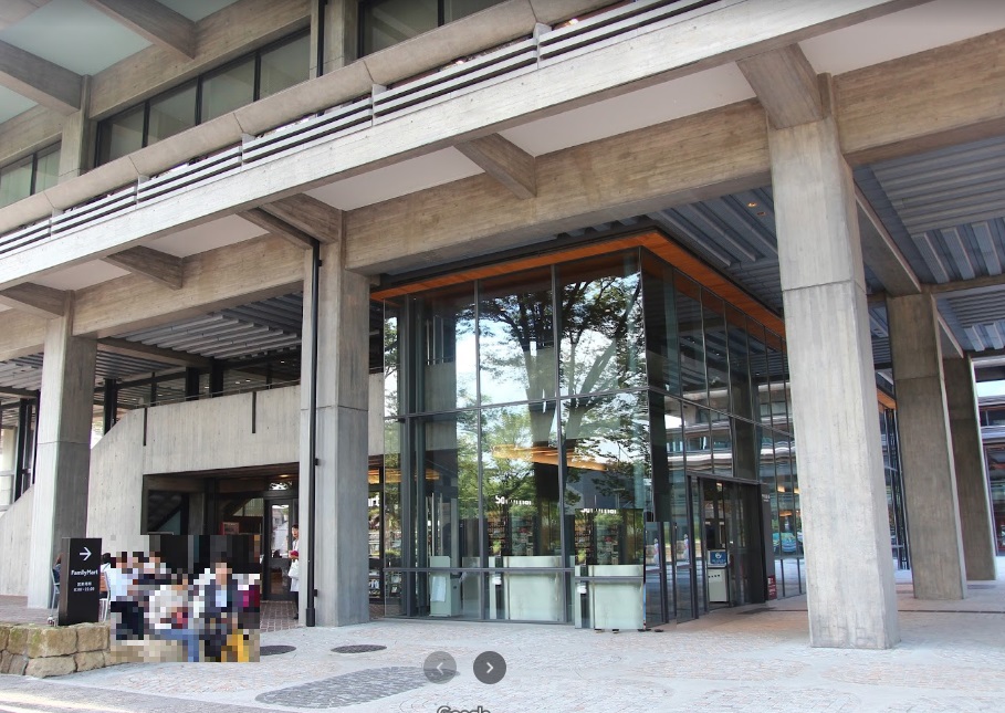 ファミリーマートロームシアター店280m